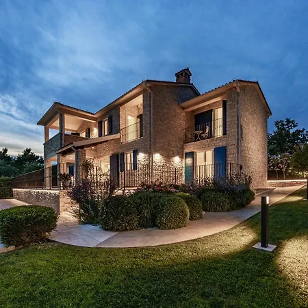 Sterpazzi - Near Porec With Sea View, Private Jacuzzi, Sauna And Pool Villa *