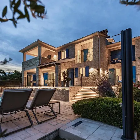 Sterpazzi - Near Porec With Sea View, Private Jacuzzi, Sauna And Pool *