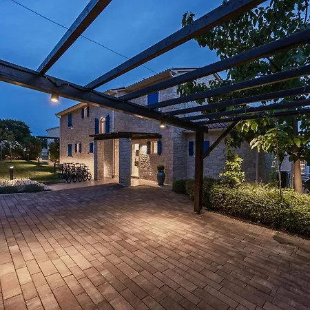 Sterpazzi - Near Porec With Sea View, Private Jacuzzi, Sauna And Pool *