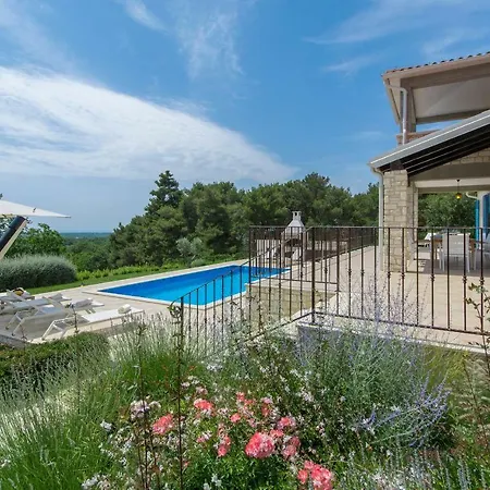 Sterpazzi - Near Porec With Sea View, Private Jacuzzi, Sauna And Pool Vila *