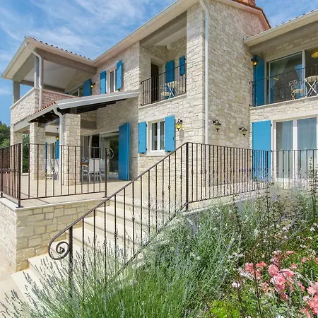 Sterpazzi - Near Porec With Sea View, Private Jacuzzi, Sauna And Pool Vila