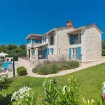 Sterpazzi Near Porec With Heated Private Pool, Sea View, Jacuzzi And Sauna * Višnjan