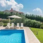 Vila Sterpazzi Near Porec With Heated Private Pool, Sea View, Jacuzzi And Sauna