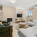 Sterpazzi Near Porec With Heated Private Pool, Sea View, Jacuzzi And Sauna Vila Višnjan