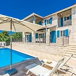 Sterpazzi Near Porec With Heated Private Pool, Sea View, Jacuzzi And Sauna Vila Višnjan