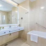 Sterpazzi Near Porec With Heated Private Pool, Sea View, Jacuzzi And Sauna Vila