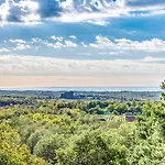 Sterpazzi Near Porec With Heated Private Pool, Sea View, Jacuzzi And Sauna Vila