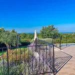 Sterpazzi Near Porec With Heated Private Pool, Sea View, Jacuzzi And Sauna Višnjan