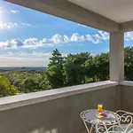Vila Sterpazzi Near Porec With Heated Private Pool, Sea View, Jacuzzi And Sauna Višnjan