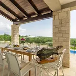 Vila Sterpazzi Near Porec With Heated Private Pool, Sea View, Jacuzzi And Sauna *
