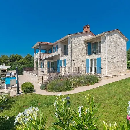 Sterpazzi Near Porec With Heated Private Pool, Sea View, Jacuzzi And Sauna * Вишнян