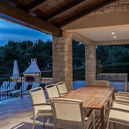 Sterpazzi Near Porec With Heated Private Pool, Sea View, Jacuzzi And Sauna * Вишнян