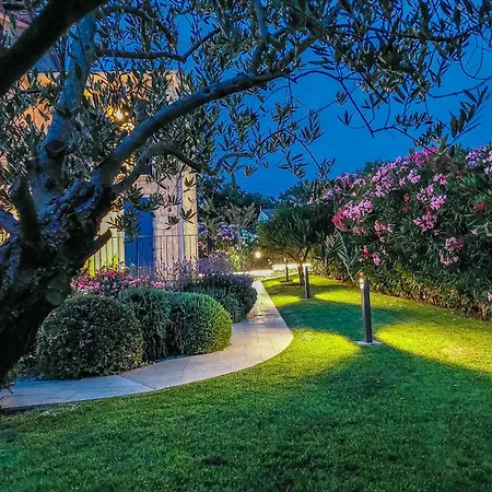 Vila Sterpazzi Near Porec With Heated Private Pool, Sea View, Jacuzzi And Sauna