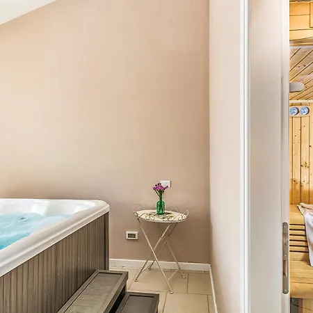 Sterpazzi Near Porec With Heated Private Pool, Sea View, Jacuzzi And Sauna Vila Višnjan