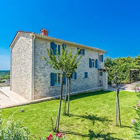 Sterpazzi Near Porec With Heated Private Pool, Sea View, Jacuzzi And Sauna Вилла Вишнян