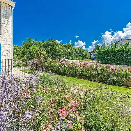 Sterpazzi Near Porec With Heated Private Pool, Sea View, Jacuzzi And Sauna * Вишнян