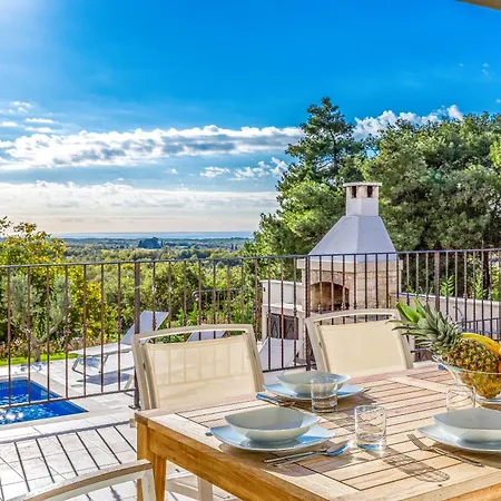 Вилла Sterpazzi Near Porec With Heated Private Pool, Sea View, Jacuzzi And Sauna *