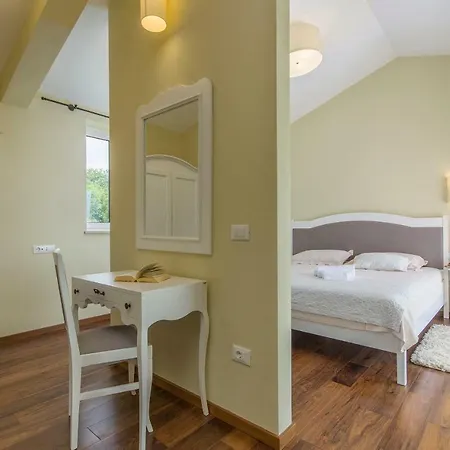 Sterpazzi Near Porec With Heated Private Pool, Sea View, Jacuzzi And Sauna *