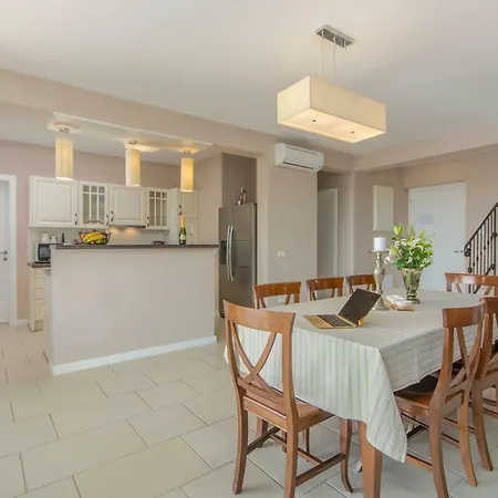 Villa Sterpazzi - Near Porec With Sea View, Private Jacuzzi, Sauna And Pool *