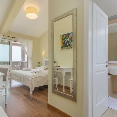 Sterpazzi Near Porec With Heated Private Pool, Sea View, Jacuzzi And Sauna Вилла