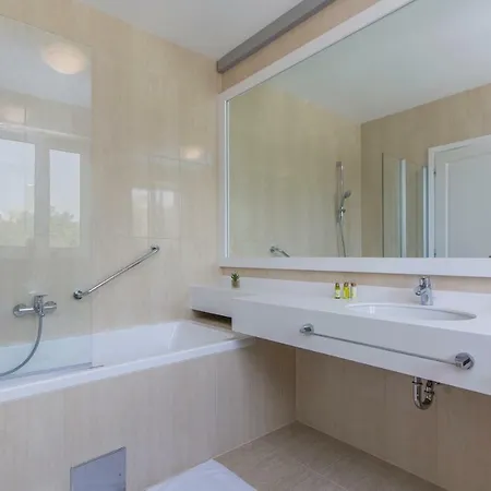 Вилла Sterpazzi Near Porec With Heated Private Pool, Sea View, Jacuzzi And Sauna
