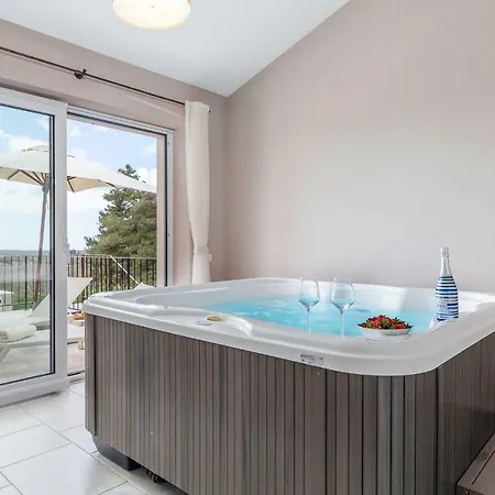 Sterpazzi - Near Porec With Sea View, Private Jacuzzi, Sauna And Pool
